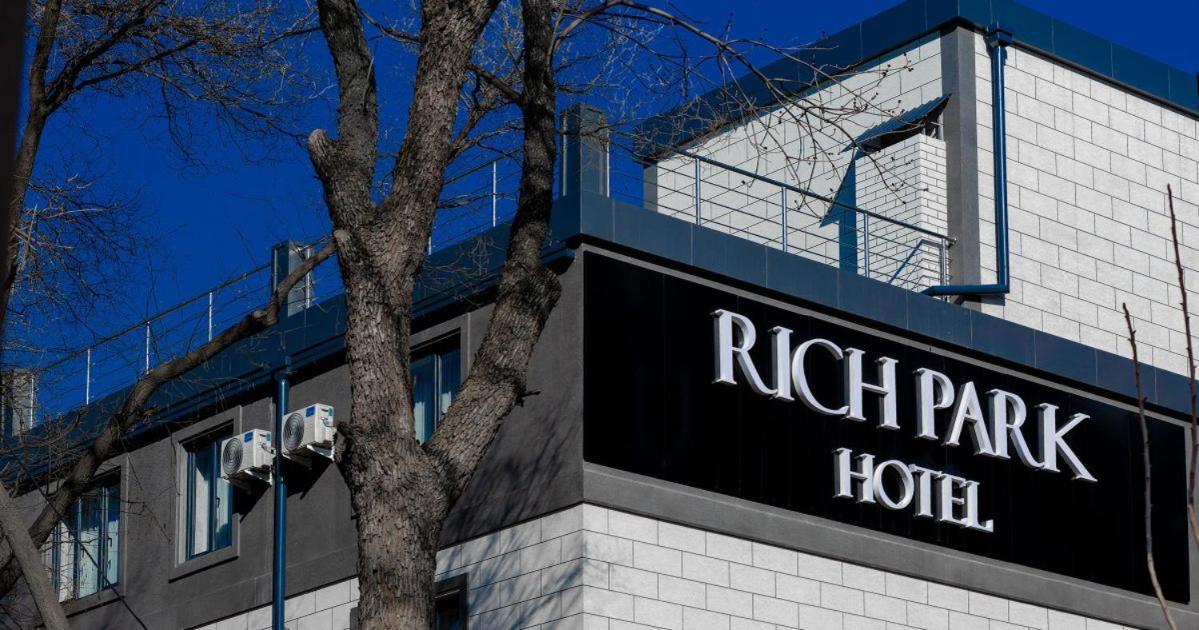 Rich Park Hotel ทาชเคนต์ ภายนอก รูปภาพ