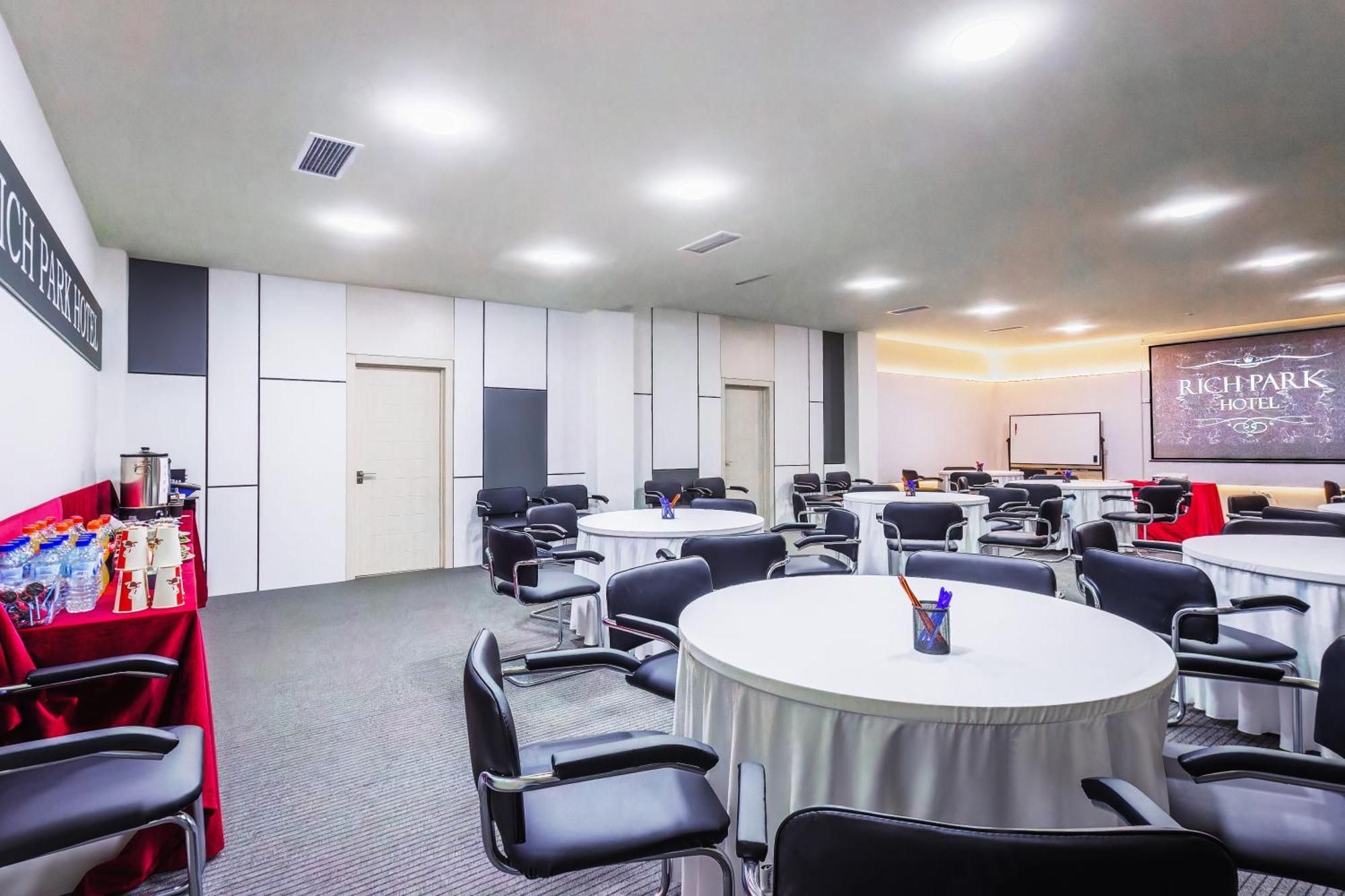 Rich Park Hotel ทาชเคนต์ ภายนอก รูปภาพ