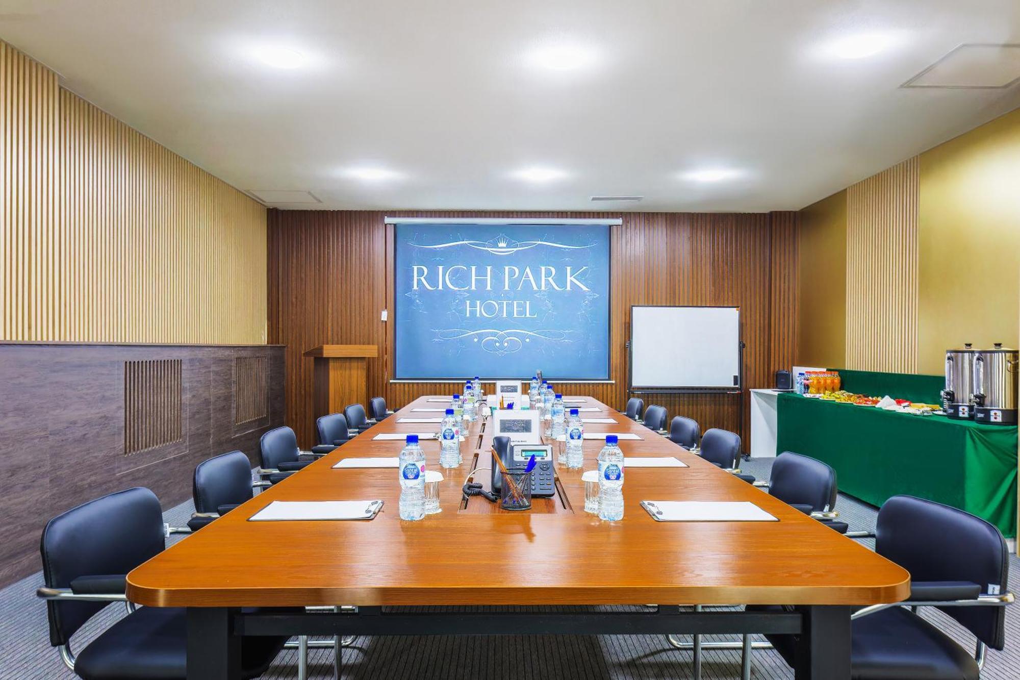 Rich Park Hotel ทาชเคนต์ ภายนอก รูปภาพ