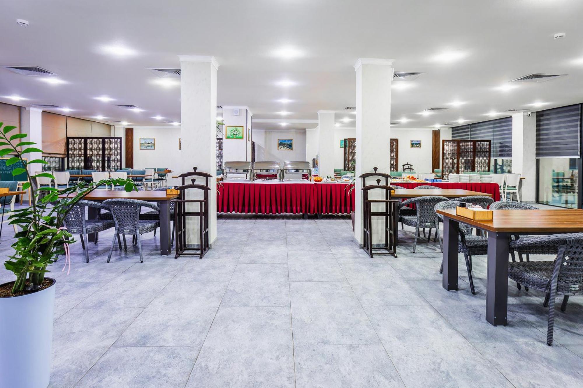 Rich Park Hotel ทาชเคนต์ ภายนอก รูปภาพ